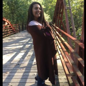 Meet your Posher, Halie